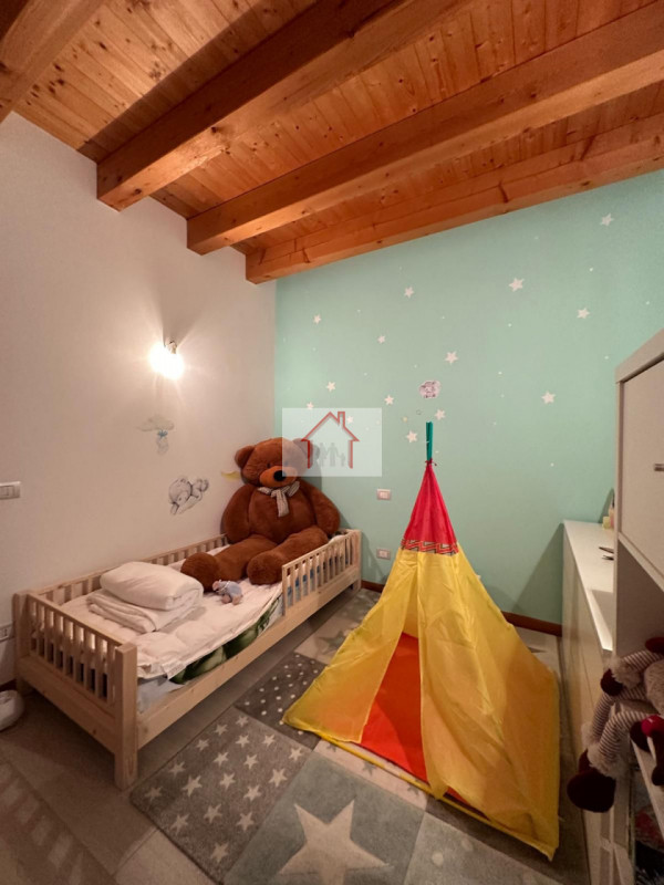 Rif: DB364
X Info - Denis: 340.25.40.785

Giavera del Montello (TV)

Proponiamo in vendita un'acc...