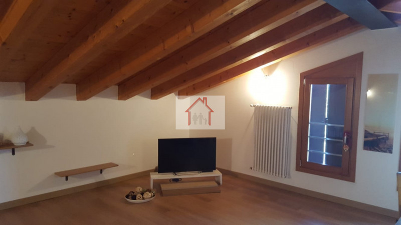 Rif: DB364
X Info - Denis: 340.25.40.785

Giavera del Montello (TV)

Proponiamo in vendita un'acc...