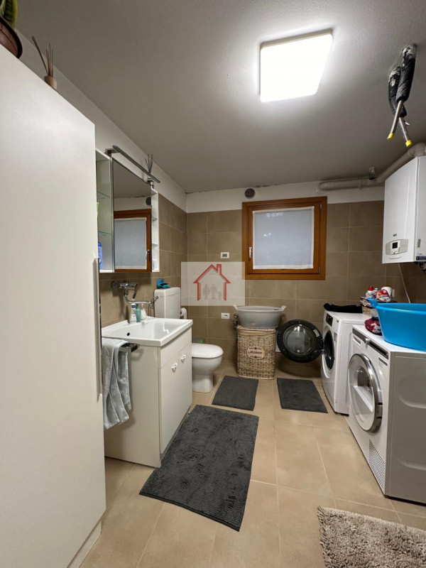 Rif: DB364
X Info - Denis: 340.25.40.785

Giavera del Montello (TV)

Proponiamo in vendita un'acc...