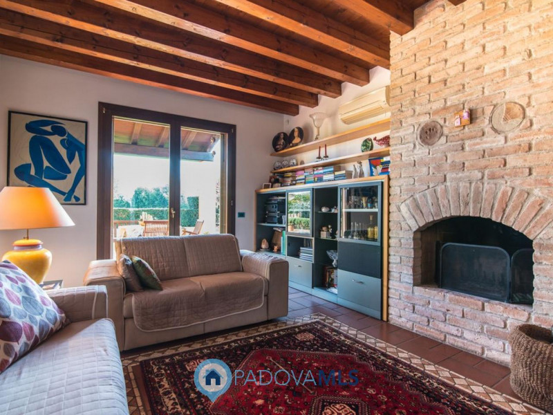 Immobile in esclusiva al Gruppo Padova MLS

Villa singola di pregio a Bragni Cadoneghe, caratteri...