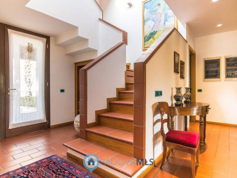 Immobile in esclusiva al Gruppo Padova MLS

Villa singola di pregio a Bragni Cadoneghe, caratteri...