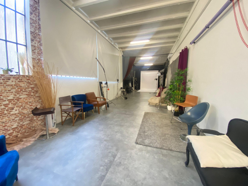 Sei alla ricerca di un'opportunità unica per avviare la tua attività? Questo ampio negozio di 170...