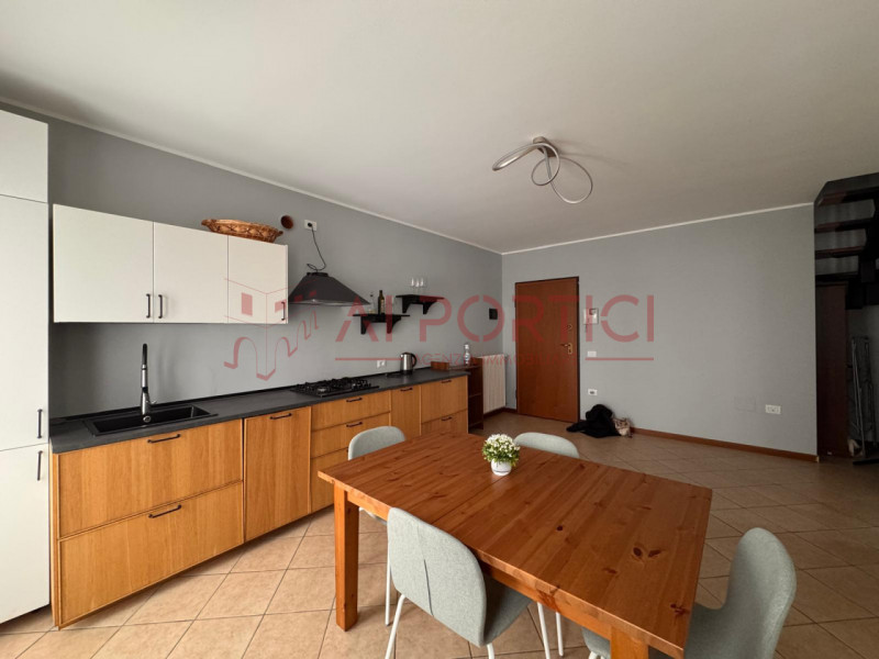 Comune di PIOVE DI SACCO - APPARTAMENTO su due livelli sito in condominio dalle poche unità e con...