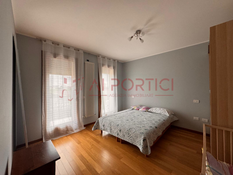 Comune di PIOVE DI SACCO - APPARTAMENTO su due livelli sito in condominio dalle poche unità e con...