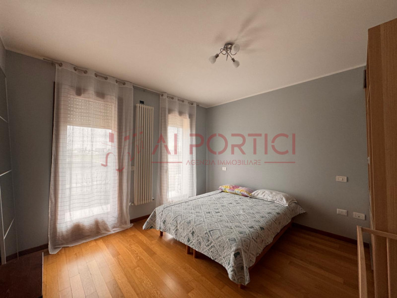 Comune di PIOVE DI SACCO - APPARTAMENTO su due livelli sito in condominio dalle poche unità e con...