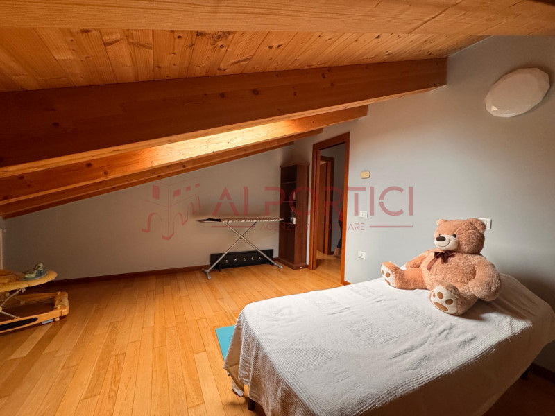 Comune di PIOVE DI SACCO - APPARTAMENTO su due livelli sito in condominio dalle poche unità e con...