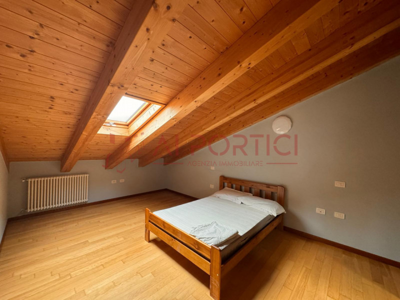 Comune di PIOVE DI SACCO - APPARTAMENTO su due livelli sito in condominio dalle poche unità e con...