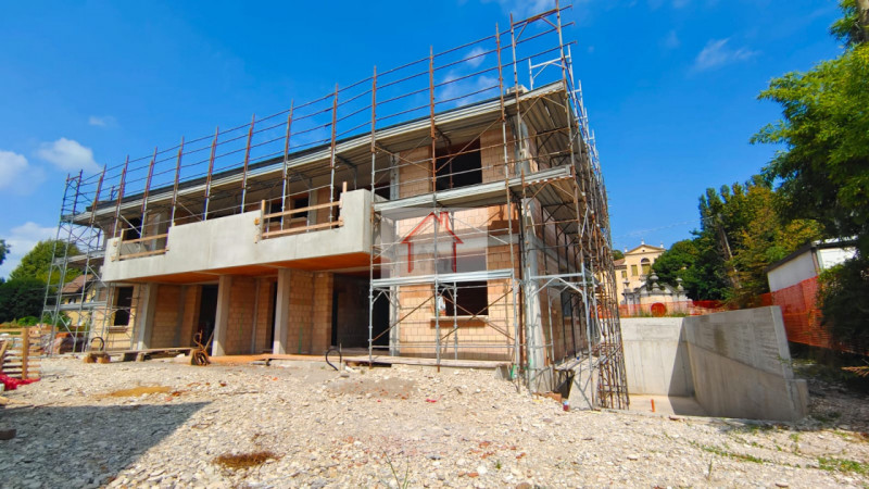 Rif: DA328 - Info Denis: 34.02.54.07.85

ULTIME UNITA' DISPONIBILI IN CLASSE A4, situati nel cuor...