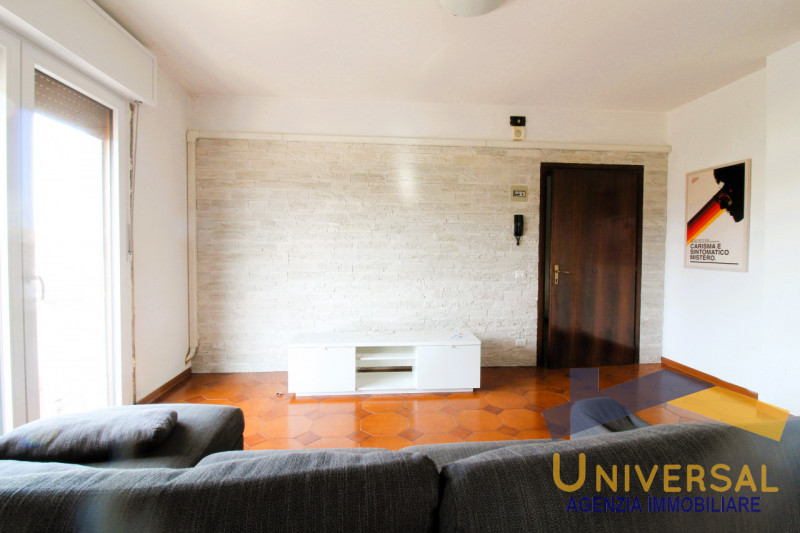 MASSANZAGO - In zona centralissima, che permette di raggiungere tutti i servizi del paese, quali ...