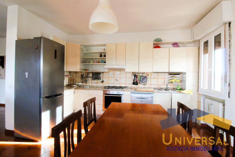 MASSANZAGO - In zona centralissima, che permette di raggiungere tutti i servizi del paese, quali ...