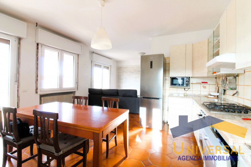 MASSANZAGO - In zona centralissima, che permette di raggiungere tutti i servizi del paese, quali ...