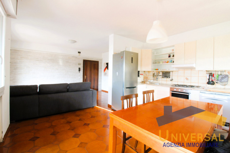 MASSANZAGO - In zona centralissima, che permette di raggiungere tutti i servizi del paese, quali ...