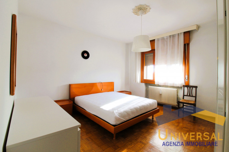 MASSANZAGO - In zona centralissima, che permette di raggiungere tutti i servizi del paese, quali ...