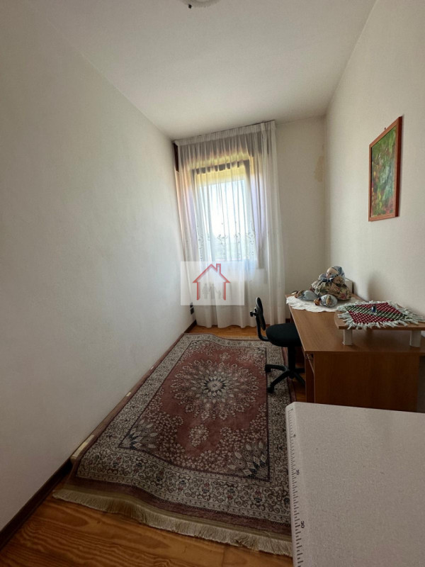 Proponiamo in vendita una splendida casa singola, situata nella tranquilla frazione di Venegazzù ...