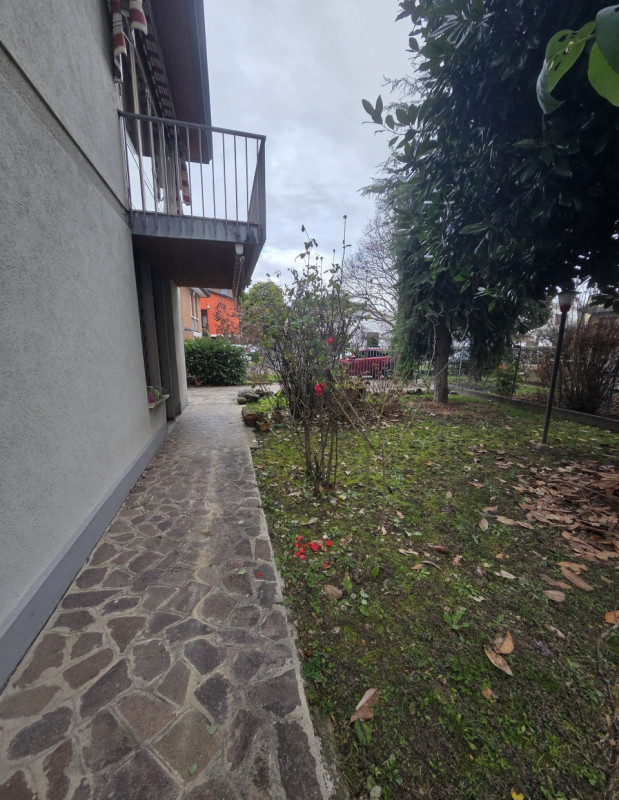 PADOVA – Zona Ponte di Brenta

In un contesto residenziale tranquillo e riservato, proponiamo in ...