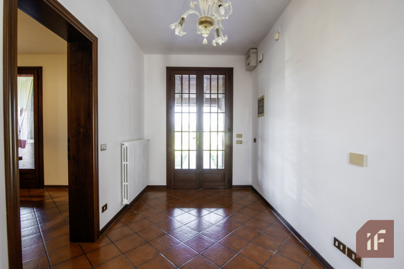 NOVENTA PADOVANA – Porzione di bifamiliare con giardino a pochi minuti dal centro

Proponiamo in ...