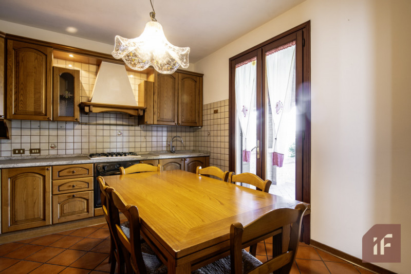 NOVENTA PADOVANA – Porzione di bifamiliare con giardino a pochi minuti dal centro

Proponiamo in ...