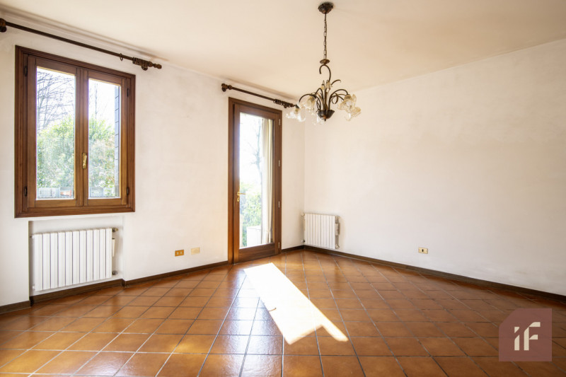 NOVENTA PADOVANA – Porzione di bifamiliare con giardino a pochi minuti dal centro

Proponiamo in ...