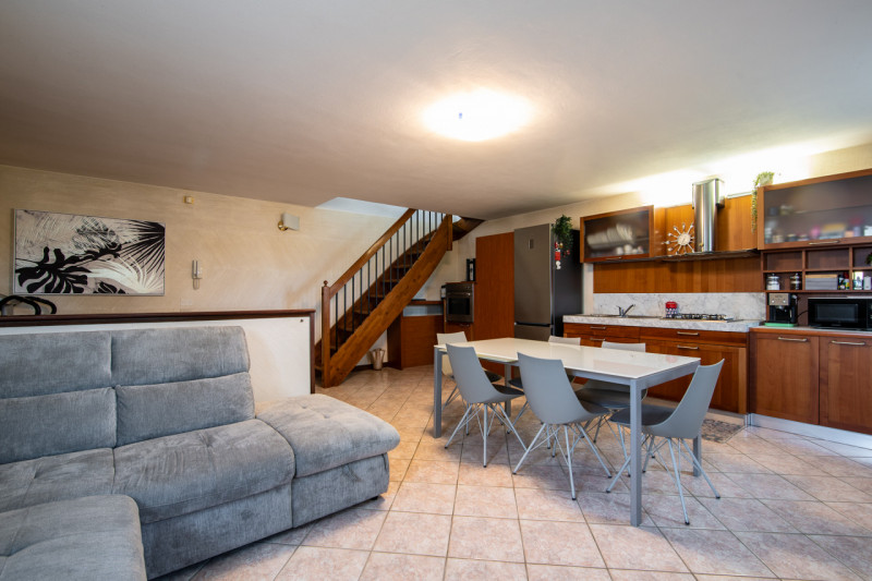 NOVENTA PADOVANA – Porzione di bifamiliare con giardino a pochi minuti dal centro

Proponiamo in ...