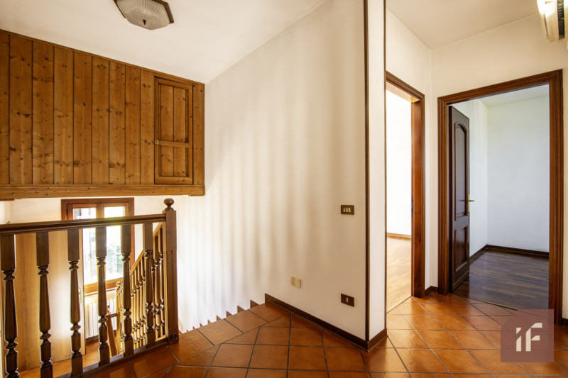 NOVENTA PADOVANA – Porzione di bifamiliare con giardino a pochi minuti dal centro

Proponiamo in ...