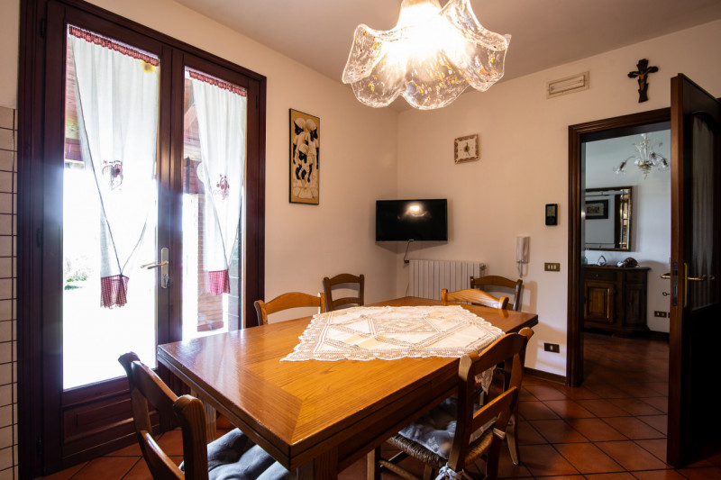 NOVENTA PADOVANA – Porzione di bifamiliare con giardino a pochi minuti dal centro

Proponiamo in ...