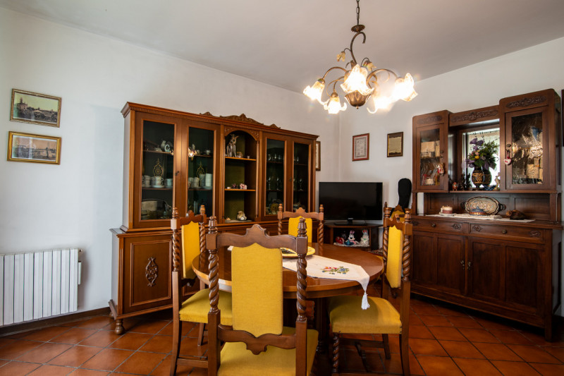 NOVENTA PADOVANA – Porzione di bifamiliare con giardino a pochi minuti dal centro

Proponiamo in ...