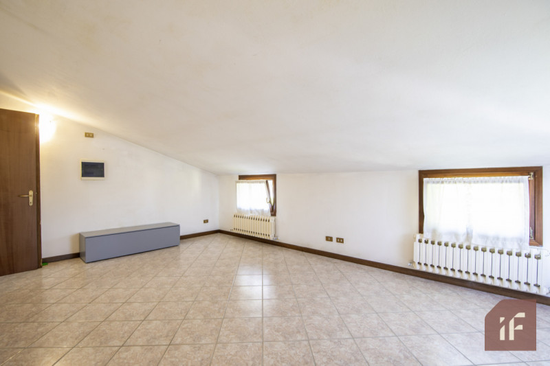 NOVENTA PADOVANA – Porzione di bifamiliare con giardino a pochi minuti dal centro

Proponiamo in ...