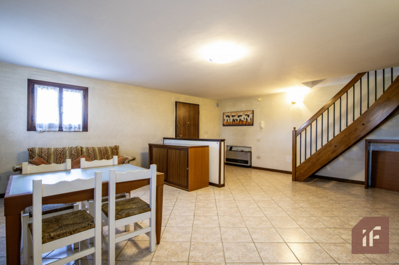 NOVENTA PADOVANA – Porzione di bifamiliare con giardino a pochi minuti dal centro

Proponiamo in ...