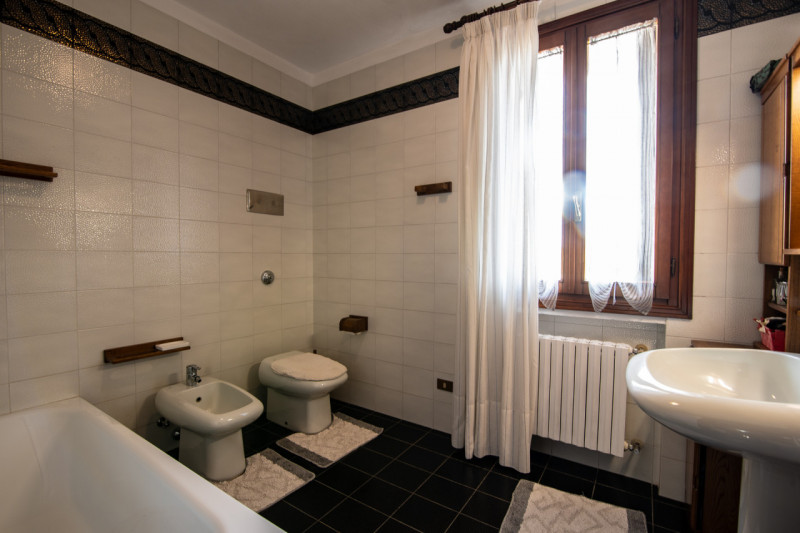 NOVENTA PADOVANA – Porzione di bifamiliare con giardino a pochi minuti dal centro

Proponiamo in ...