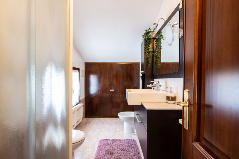 NOVENTA PADOVANA – Porzione di bifamiliare con giardino a pochi minuti dal centro

Proponiamo in ...