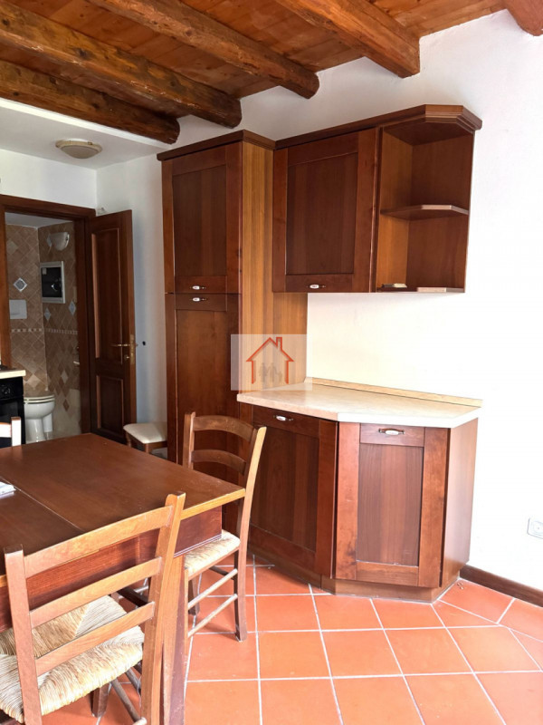 Rif: DB367
X INFO - Denis: 340. 254. 0785 
Proponiamo in vendita una splendida casa a schiera cen...