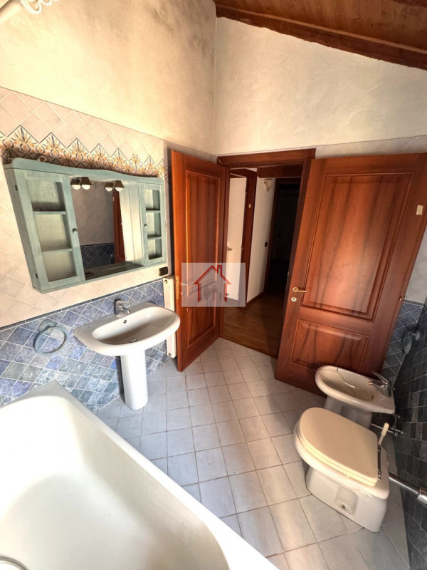 Rif: DB367
X INFO - Denis: 340. 254. 0785 
Proponiamo in vendita una splendida casa a schiera cen...