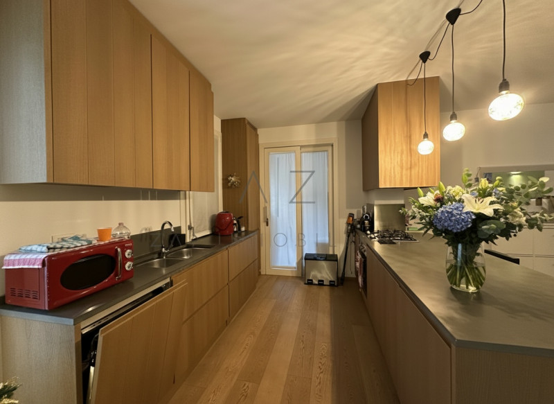 Nel centro storico di Castelfranco Veneto, proponiamo in affitto un raffinato appartamento triloc...