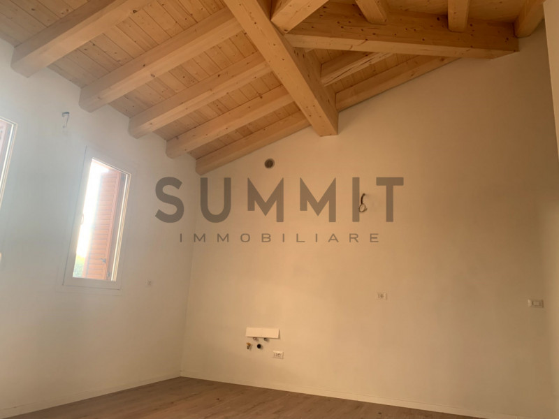 SCHIO - CENTRO: MINIAPPARTAMENTO completamente indipendente. Cl. En. B EURO 125.000 Per Info 335....