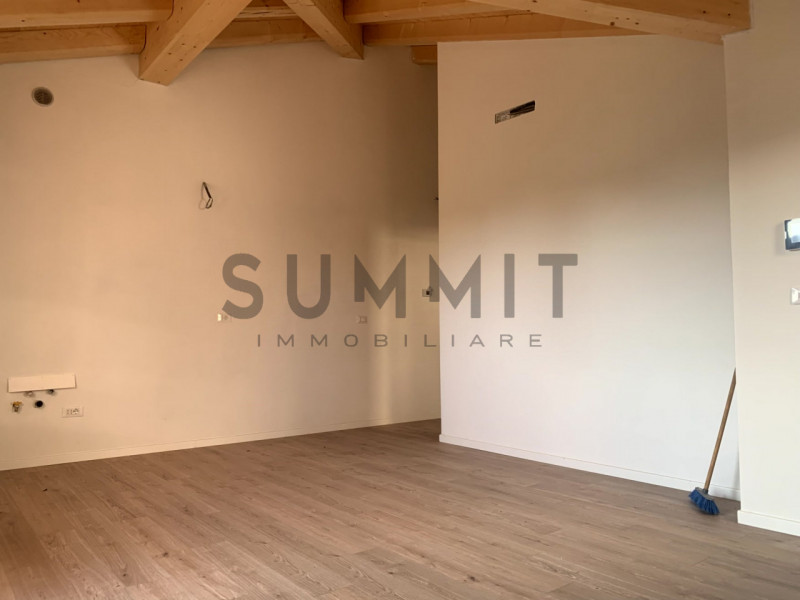 SCHIO - CENTRO: MINIAPPARTAMENTO completamente indipendente. Cl. En. B EURO 125.000 Per Info 335....