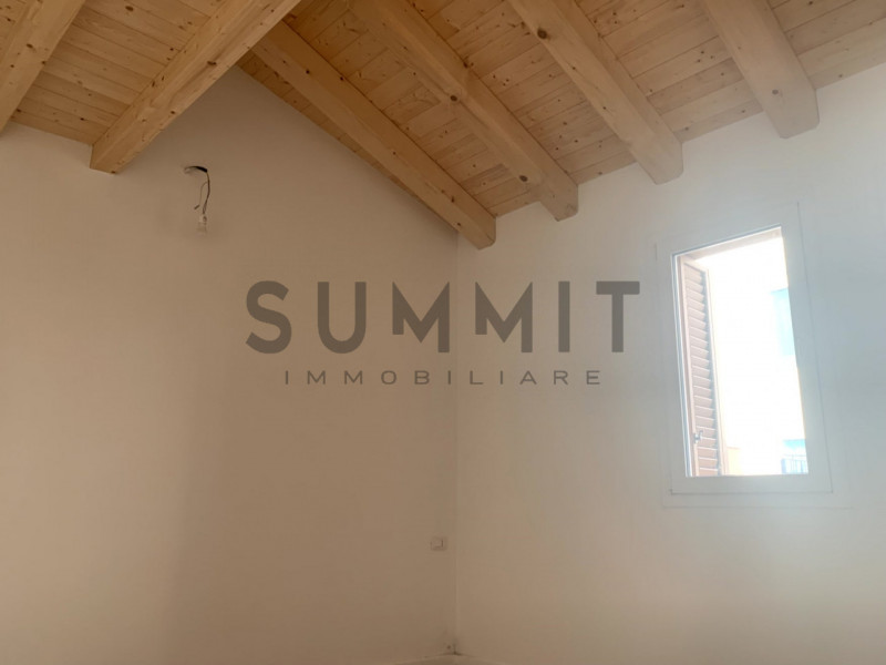 SCHIO - CENTRO: MINIAPPARTAMENTO completamente indipendente. Cl. En. B EURO 125.000 Per Info 335....