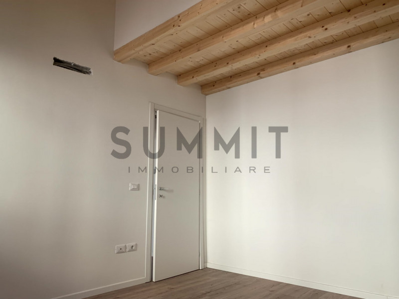 SCHIO - CENTRO: MINIAPPARTAMENTO completamente indipendente. Cl. En. B EURO 125.000 Per Info 335....