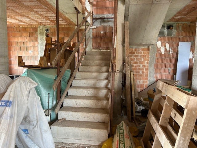 In una delle zone più tranquille di Casalserugo, proponiamo in vendita una porzione di BIFAMILIAR...