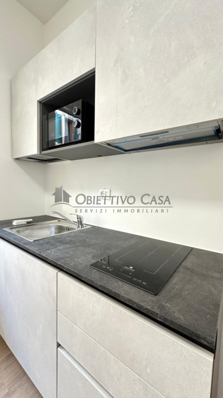 APD750 - Affittasi luminoso monolocale completamente ristrutturato situato in posizione centralis...