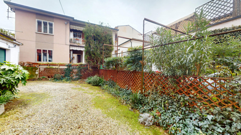 TI INVITIAMO A VISITARE PRIMA IL VIRTUL TOUR 3D DELL'APPARTAMENTO.
COSI' POTRAI VISITARLO SOLO SE...