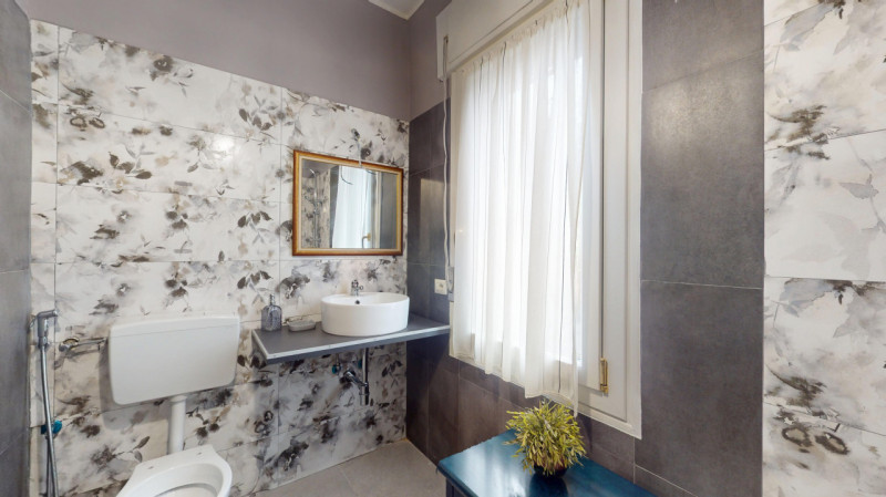 TI INVITIAMO A VISITARE PRIMA IL VIRTUL TOUR 3D DELL'APPARTAMENTO.
COSI' POTRAI VISITARLO SOLO SE...