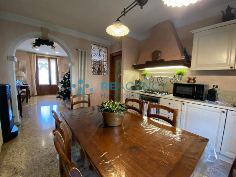 ARCUGNANO - Zona Nogarazza

Stai cercando una Porzione di Bifamiliare recente, ben tenuta e con a...