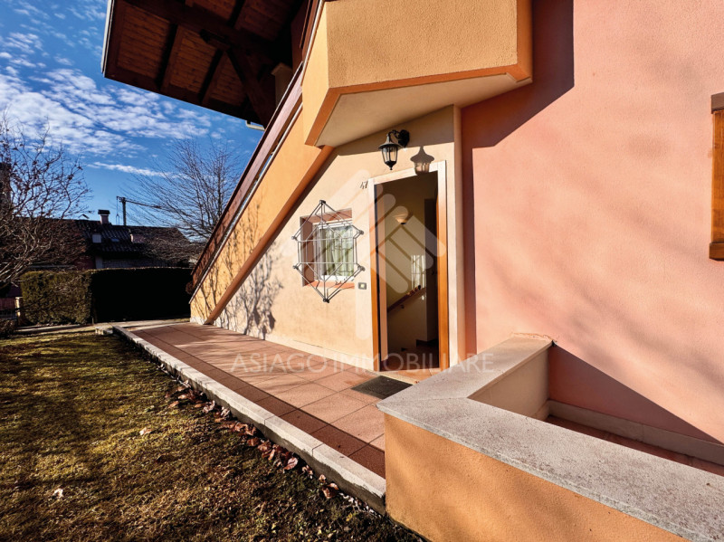 Asiago Immobiliare propone in esclusiva una soluzione ideale per chi desidera vivere la montagna ...