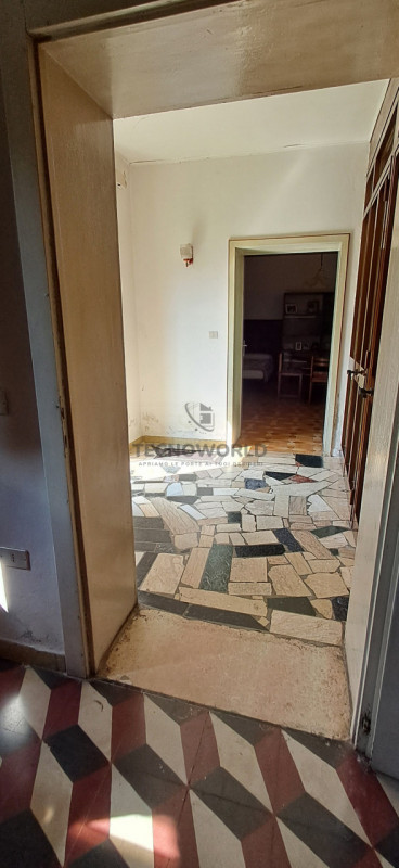 Nel cuore delle prime colline di Leguzzano, dove il panorama mozzafiato si sposa con la tranquill...