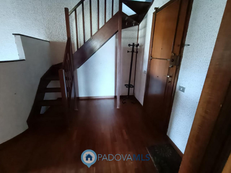 Immobile in esclusiva al Gruppo Padova MLS
Padova in zona Fiera comoda agli istituti universitari...