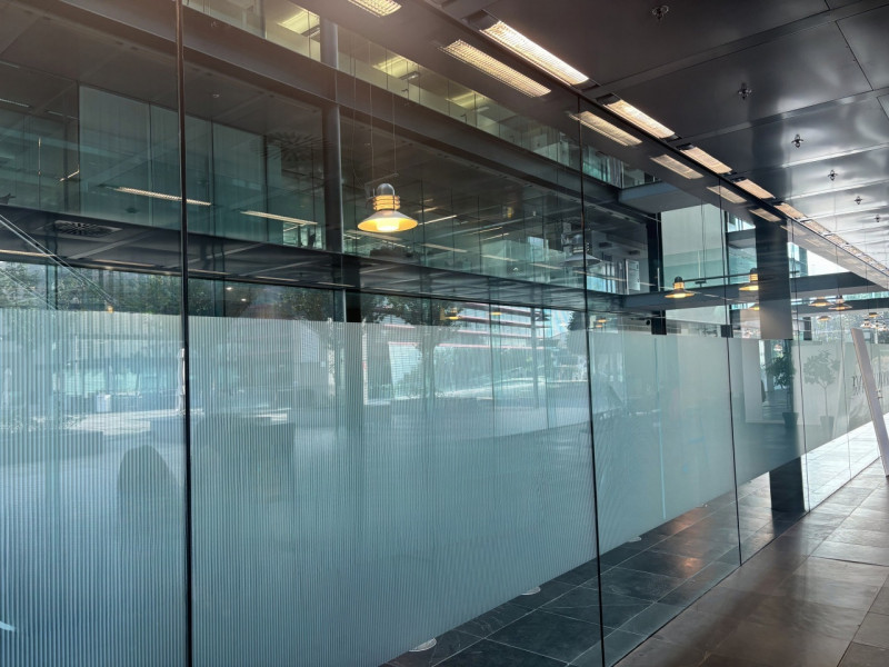 Proponiamo in vendita un esclusivo ufficio/negozio di rappresentanza nel cuore del Net Center di ...