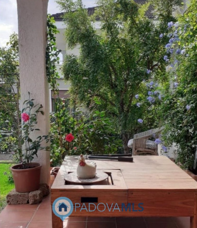 Immobile in esclusiva al Gruppo Padova MLS
Proponiamo mezza bifamiliare Posizionata in un quartie...