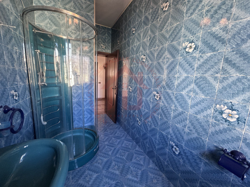 RIF: FR008 Proponiamo in vendita casa singola con giardino piantumato in quartiere residenziale s...