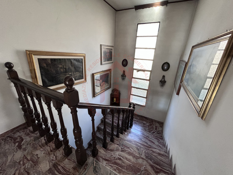 RIF: FR008 Proponiamo in vendita casa singola con giardino piantumato in quartiere residenziale s...