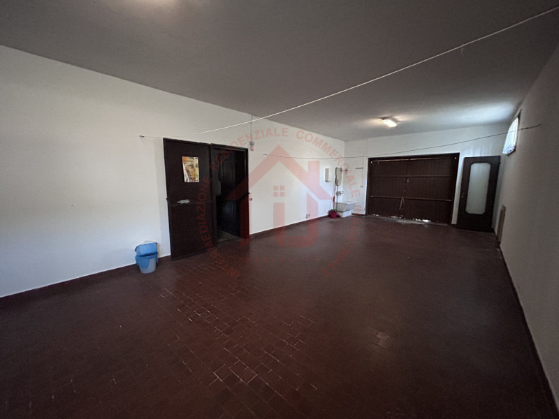 RIF: FR008 Proponiamo in vendita casa singola con giardino piantumato in quartiere residenziale s...